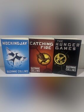 Hunger Games Trilogy-paperback